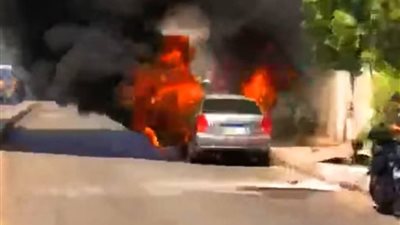 بسبب ماس كهربائي.. نشوب حريق داخل سيارة بجوار مسجد عبد الرحيم القنائي بقنا