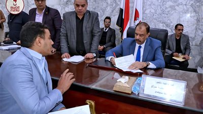 محافظ سوهاج يعقد اللقاء الجماهيري الأسبوعي ويؤكد سرعة الاستجابة لشكاوى وطلبات المواطنين