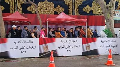 توافد الناخبين للتصويت فى إعادة انتخابات مجلس النواب بالإسكندرية