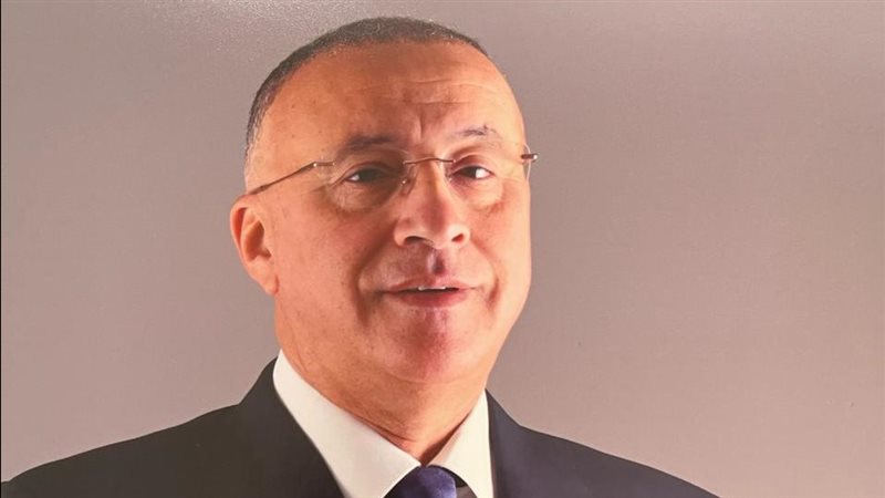 رجل الأعمال عاصم