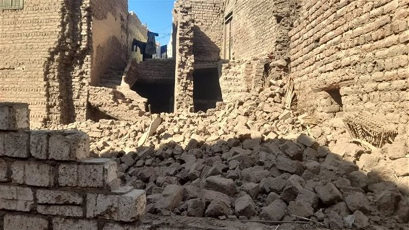 انهيار منزل بنجع