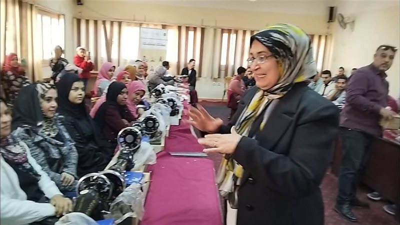 جانب من تسليم الجوائز