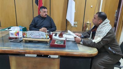 رئيس مدينة جهينة بسوهاج يستمع لشكاوى وطلبات المواطنين خلال اللقاء الجماهيري الأسبوعي