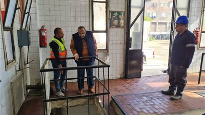 رئيس مياه سوهاج يتفقد المحطات للتأكد من ترشيد الطاقة ومطابقة المياه للمواصفات القياسية