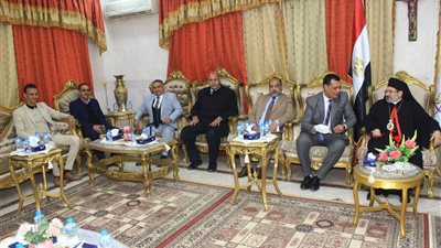 قيادات تعليم سوهاج يقدمون التهنئة للإخوة الأقباط بعيد الميلاد المجيد