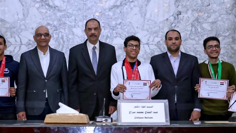 جانب من التكريم