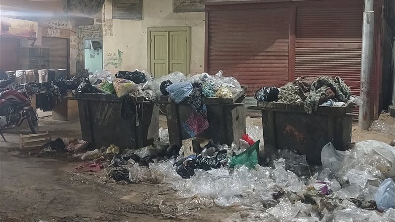 انتشار القمامة بشوارع