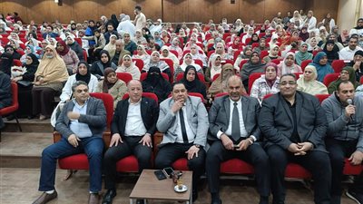 عميد طب طنطا يكرم الأمهات المثاليات العاملات بمستشفيات كلية الطب