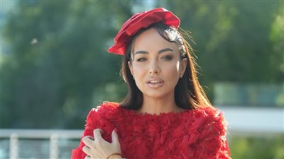يالينا تفاجئ جمهورها.. رومانسية على البارد وإيقاعات ساخنة في أحدث كليباتها