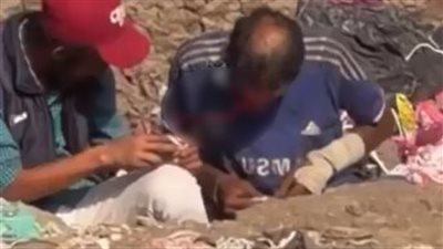 سقوط شخصين ظهرا في فيديو أثناء تعاطيهما المخدرات بالقليوبية