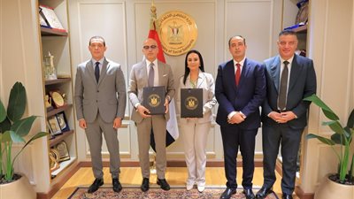 وزيرة التضامن ورئيس جامعة عين شمس يوقعان بروتوكول تعاون لتدشين الدبلوم المهني للإرشاد والدعم النفسي للأطفال والمراهقين