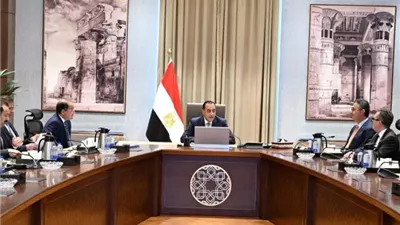 مدبولي يتابع موقف زيادة مخزون السلع الاستراتيجية واستقرار الأسواق