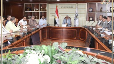محافظ بني سويف يوجه بإجراءات وحلول لشكاوى ومطالب المواطنين