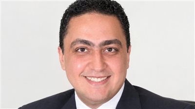 السياحة والتصنيع مفتاح إنقاذ الاقتصاد من ضغوط الخارج.. خبير اقتصادي يرسم خارطة طريق لزيادة الدولار ومواجهة الفقر