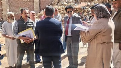 النيابة الادارية تعاين عقار مائل فى الاسكندرية